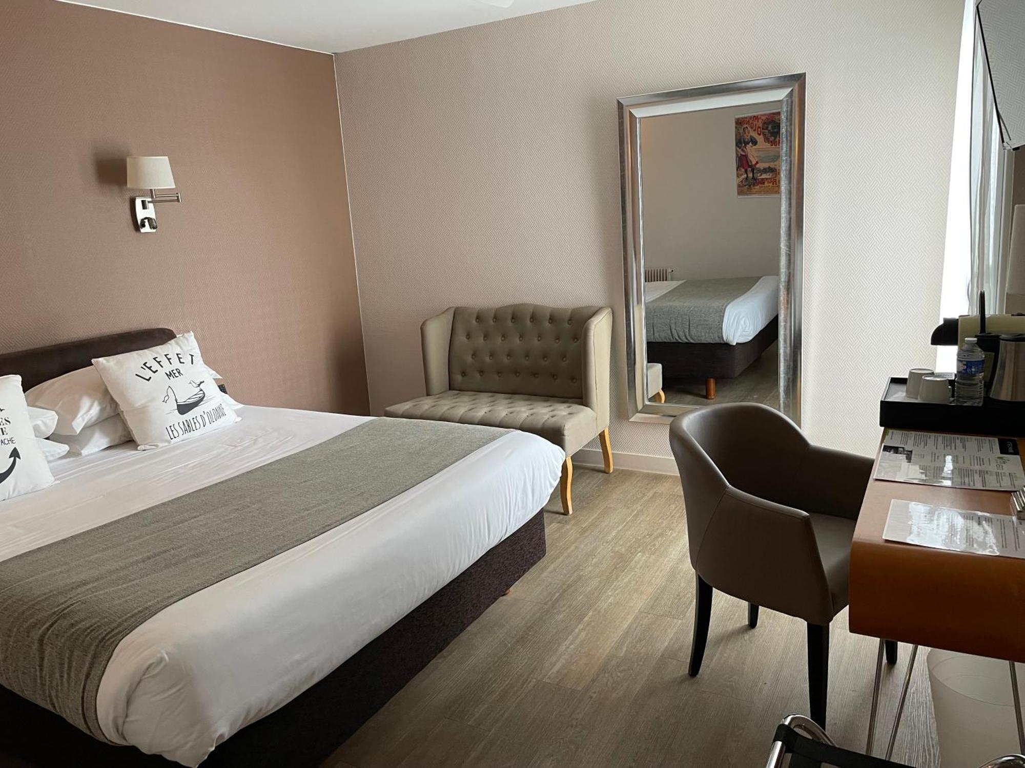 Les Sables-dʼOlonne Cit'Hotel Le Chene Vert מראה חיצוני תמונה